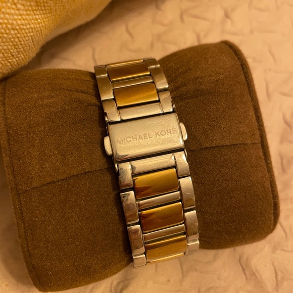 Michael Kors Watch 100% authentic. - Picture 2 of 4